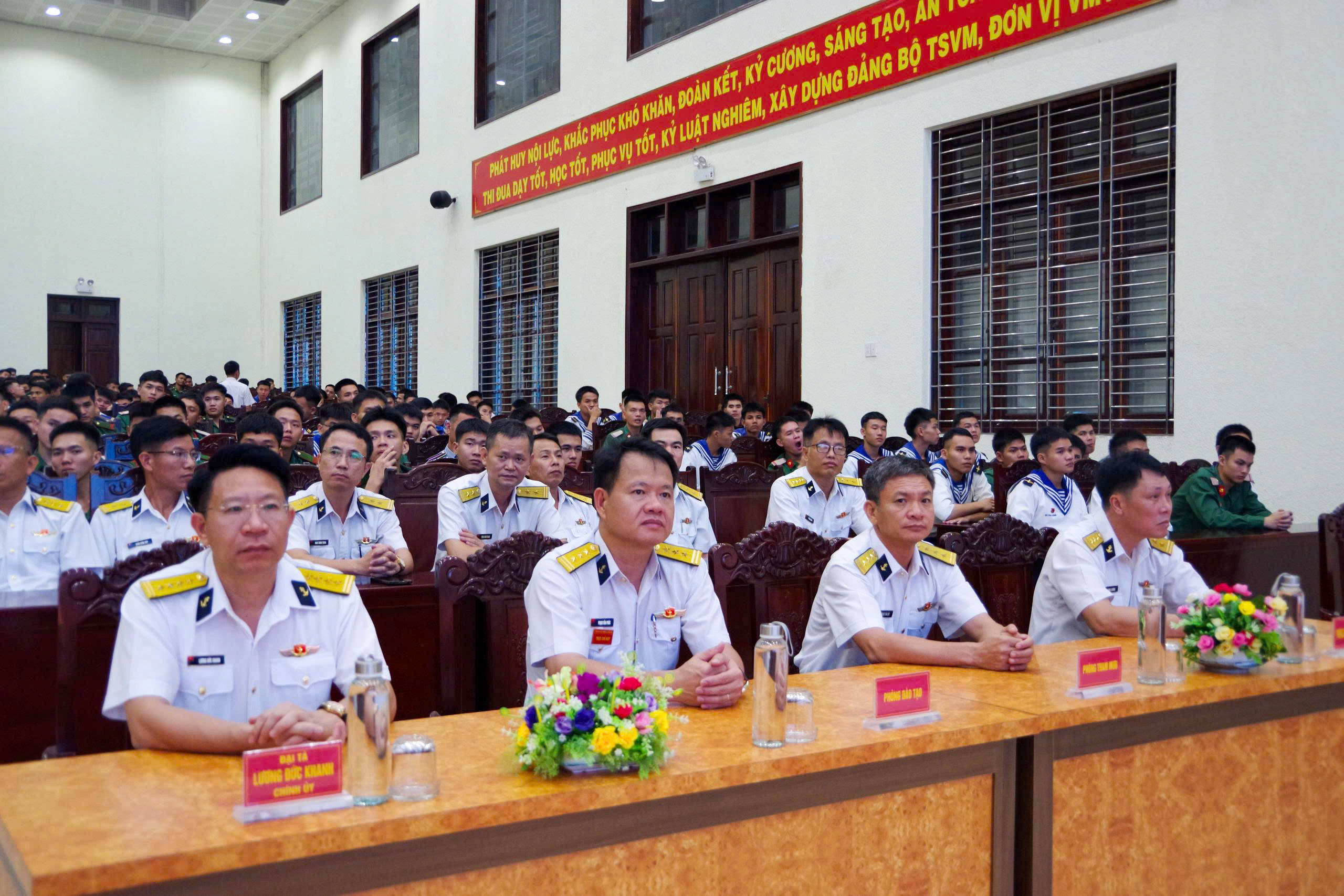 SÔI NỔI HỘI THI SÁNG TẠO MÔ HÌNH BÁO TƯỜNG 1 11