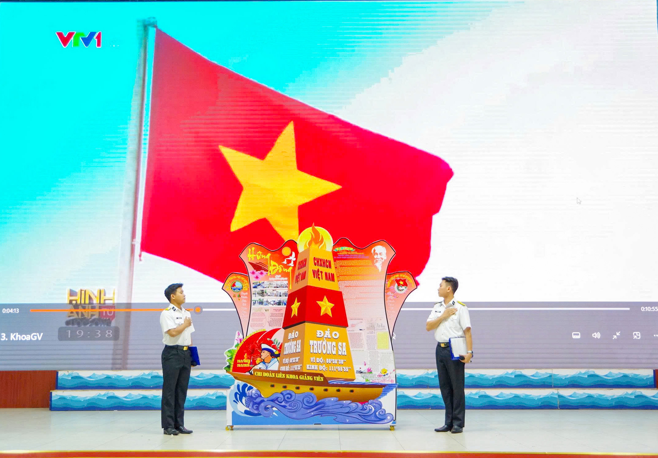 SÔI NỔI HỘI THI SÁNG TẠO MÔ HÌNH BÁO TƯỜNG 3 Nh 2