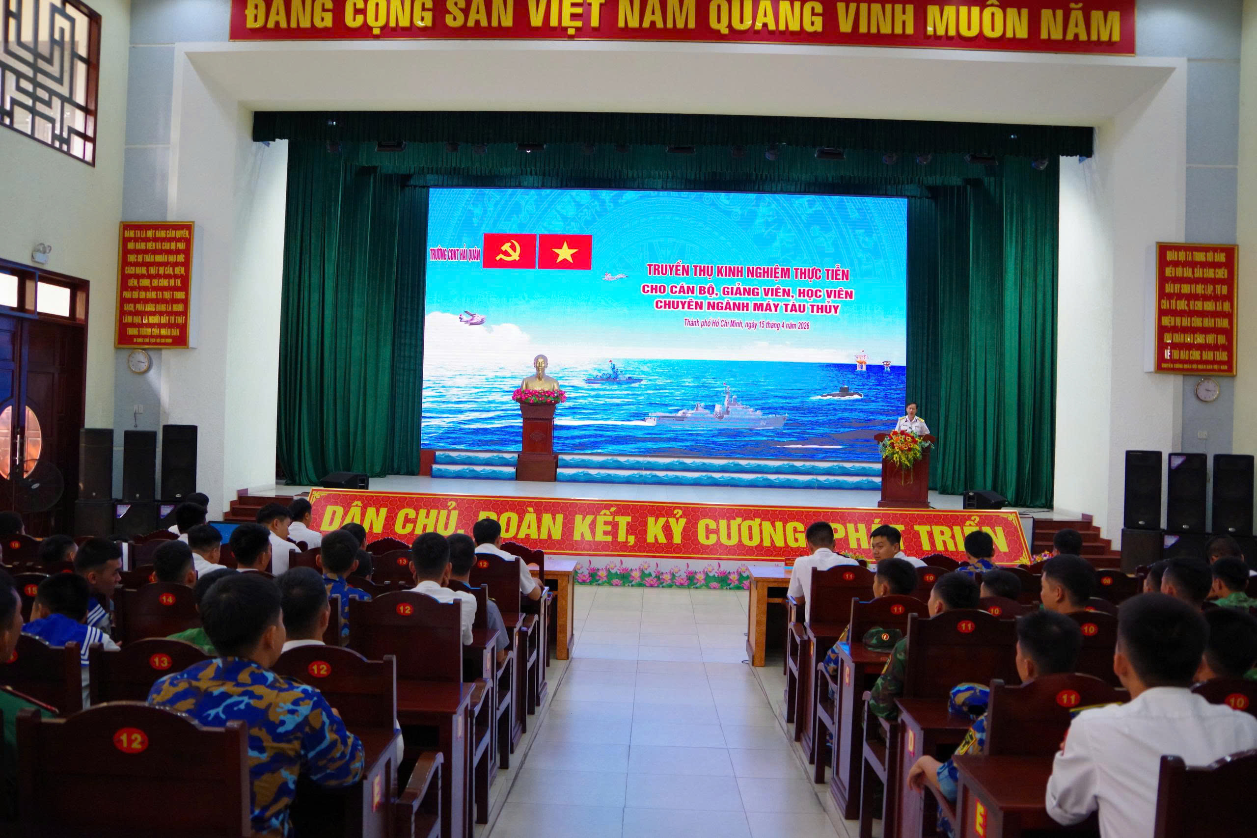 TỔ CHỨC HOẠT ĐỘNG TRUYỀN THỤ KINH NGHIỆM THỰC TIỄN TẠI TRƯỜNG CAO ĐẲNG KỸ THUẬT HẢI QUÂN