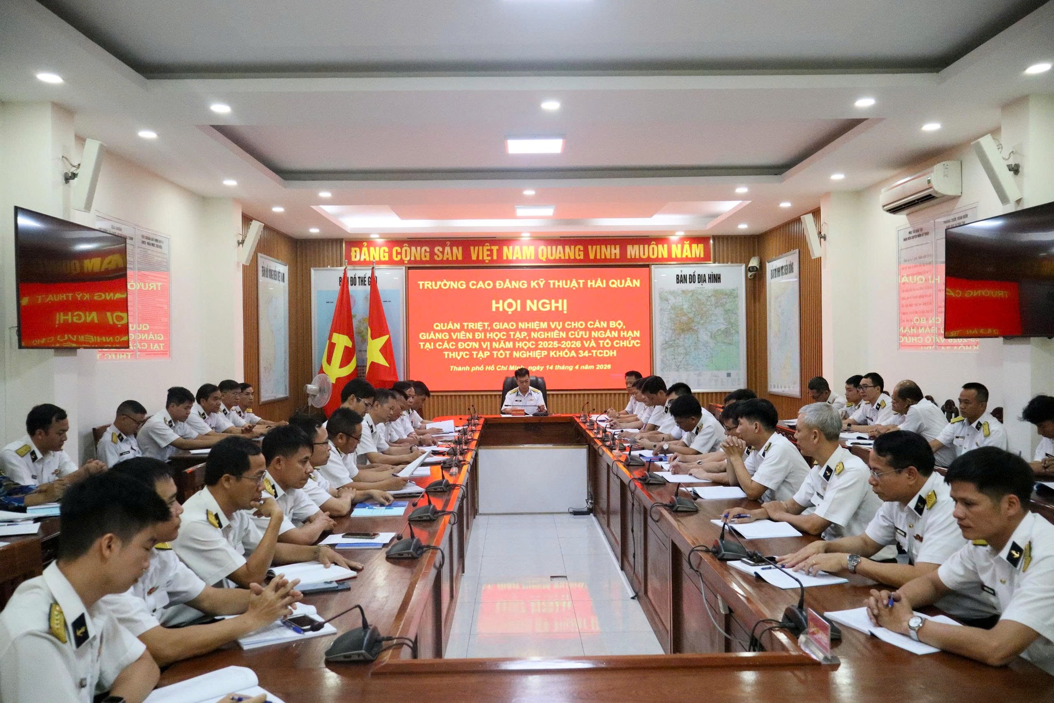 TRƯỜNG CAO ĐẲNG KỸ THUẬT HẢI QUÂN GIAO NHIỆM VỤ CHO CÁN BỘ, GIẢNG VIÊN ĐI HỌC TẬP, NGHIÊN CỨU NGẮN HẠN VÀ TỔ CHỨC THỰC TẬP TỐT NGHIỆP CHO KHÓA 34-DHTT