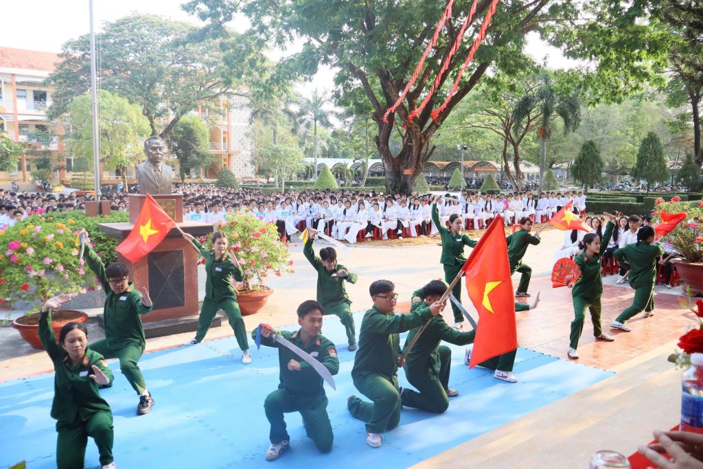 TUYÊN TRUYỀN BIỂN, ĐẢO VÀ THU HÚT NGUỒN NHÂN LỰC 1 Z7720912176775 5637780da8e1c5d934d28c1238bde0ae