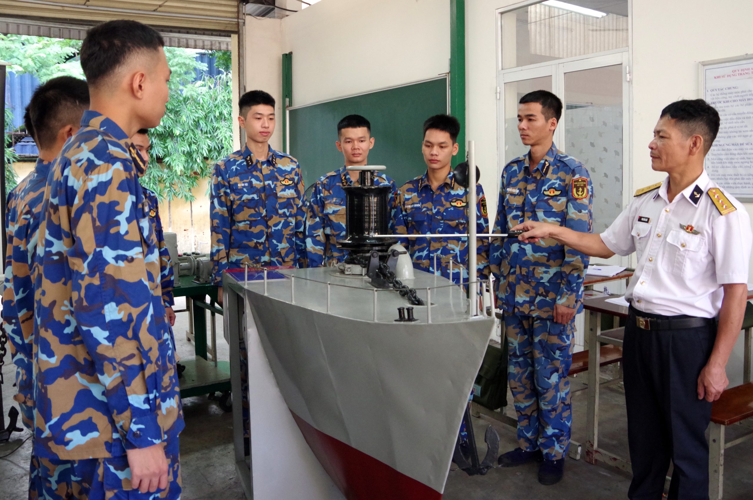 KHOA CƠ KHÍ TÀU NÂNG CAO CHẤT LƯỢNG GIỜ HỌC TỪ MÔ HÌNH THIẾT THỰC